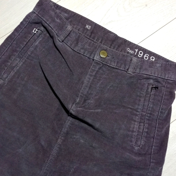 2/10 NWOT GAP 1969 CORDUROY PENCIL SKIRT with Pockets!!! - Picture 2 of 5